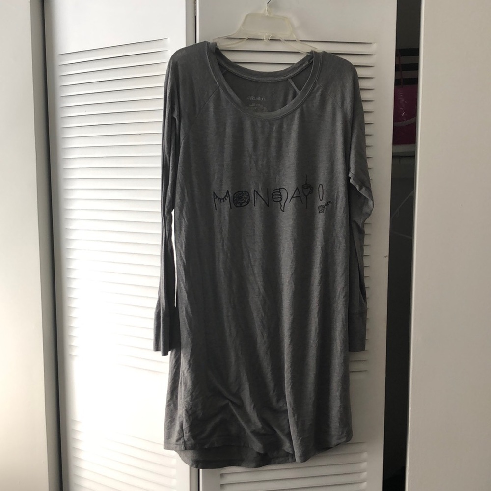 Mondays Nightshirt, Gray, Long Sleeve Women’s Size L, made by Xhiliration